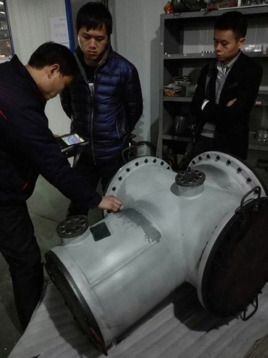 客戶檢查我公司GIS殼體超聲波探傷。